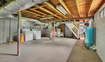 28 Arlington Rd, Coventry, CT 06238