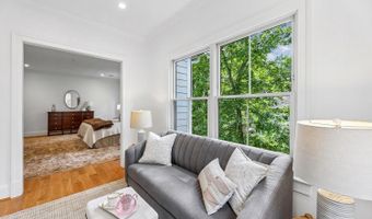 7926 BOLLING Dr, Alexandria, VA 22308