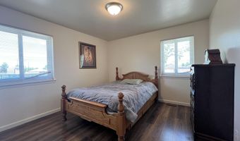 1055 Shadow Ln, Fernley, NV 89408