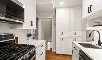 217 N EMERSON St, Arlington, VA 22203