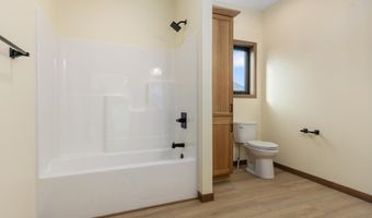 1716 N 18th St, Aberdeen, SD 57401