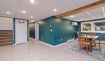 46 Stone Gate Dr, North Kingstown, RI 02852