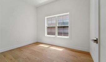 90 E 27TH St, Bayonne, NJ 07002