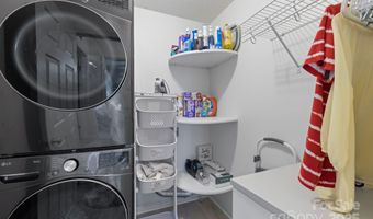 100 Lindsay Dr, Archdale, NC 27263