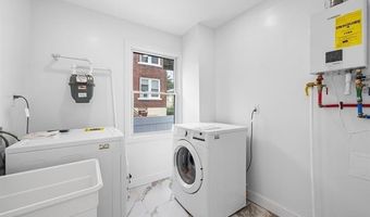 1 B SISSON Ct, Bayonne, NJ 07002