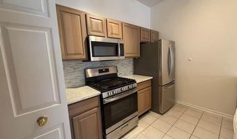 2710 S Knightsbridge Cir, Ann Arbor, MI 48105