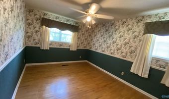1007 Julian Ave, Albertville, AL 35976