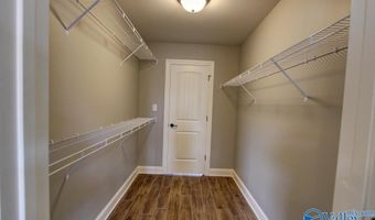 22947 Pin Oak Dr, Athens, AL 35613