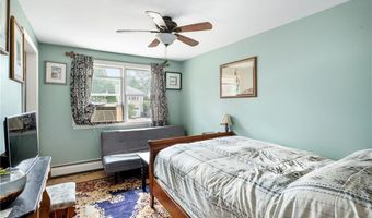 47 Allston Ave, Middletown, RI 02842