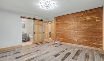 2416 Maplewood Dr, Asbury, IA 52002