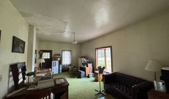 909 7th St, Britton, SD 57430