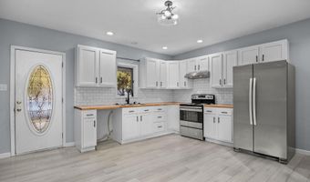 1600 N SUPERIOR St, Appleton, WI 54911