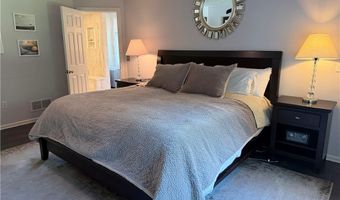 64 Fieldstone Ln, North Kingstown, RI 02874