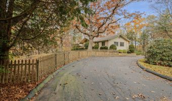 15 Goulart Dr, Bozrah, CT 06334