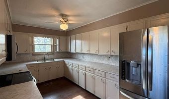 2389 Newport Rd, Batesville, AR 72501