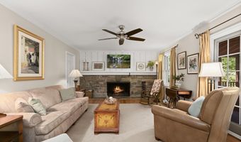11836 HUNTING RIDGE Ct, Potomac, MD 20854