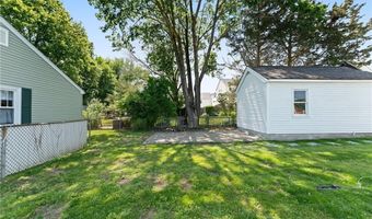 32 Richmond St 1, Bristol, RI 02809
