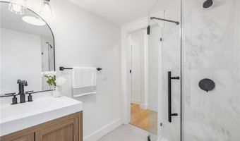 7 Sheffield Ave, Newport, RI 02840