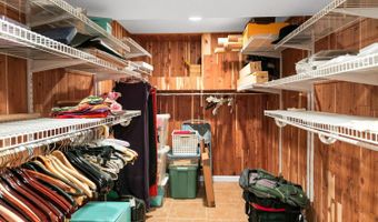 44 Tall Tree Rd, Middletown, NJ 07748