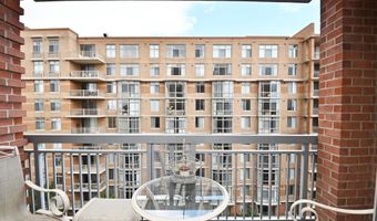 1020 N HIGHLAND St 807, Arlington, VA 22201