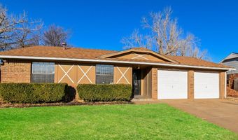 1105 S Avery Dr, Moore, OK 73160