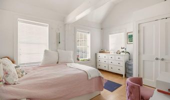 5 Division St, Newport, RI 02840