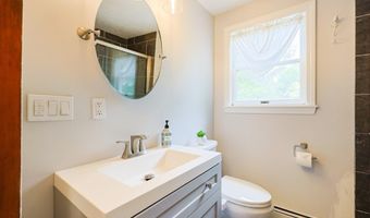 70 Plain St E, Berkley, MA 02779
