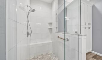 5610 GOLDEN ISLES Dr, Apollo Beach, FL 33572