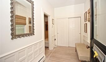 215 Coggeshall Ave, Newport, RI 02840