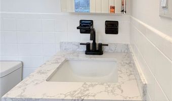 8 Burmont Ct, Utica, NY 13502