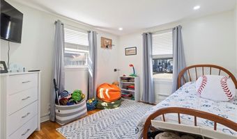 141 Woodward Ave, East Providence, RI 02914