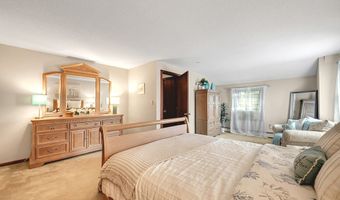 207 Diane Ln, Bristol, CT 06010