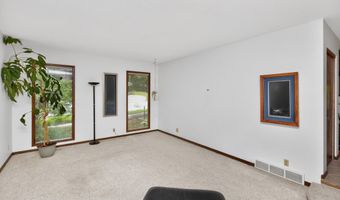 200 Westbend Cir, Ames, IA 50014
