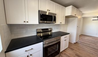 911 S 4th St, Artesia, NM 88210