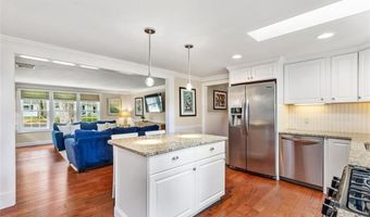 15 Zephyr Ln, Barrington, RI 02806
