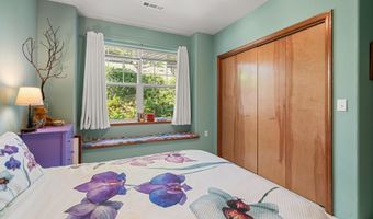 913 Mountain Meadows Cir, Ashland, OR 97520