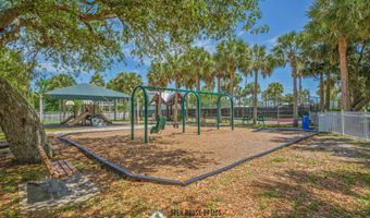 1766 BEACH Ave, Atlantic Beach, FL 32233