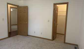 530 S 5th St, Akron, IA 51001