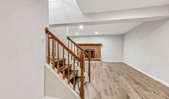 3802 IVANHOE Ln, Alexandria, VA 22310