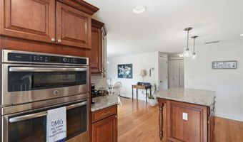 336 Dover Ave, East Providence, RI 02914