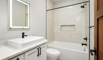 6172 Hellner Rd, Ann Arbor, MI 48105