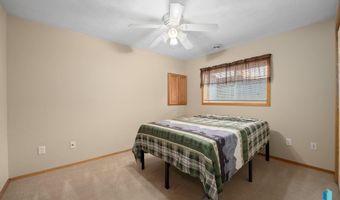 1012 E Magnolia Dr, Brandon, SD 57005