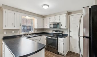 11 Concord Pl, Auburn, ME 04210
