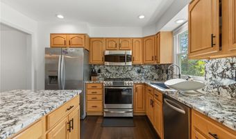 2155 Mason Green Dr, Ballwin, MO 63011