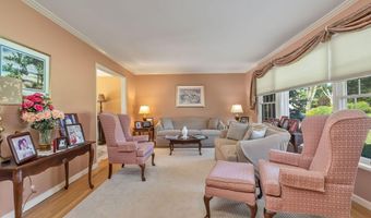 44 Devonshire Ct, Middletown, NJ 07748