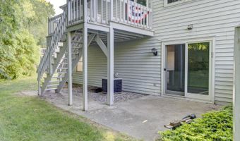 84 Founders Vlg 84, Clinton, CT 06413
