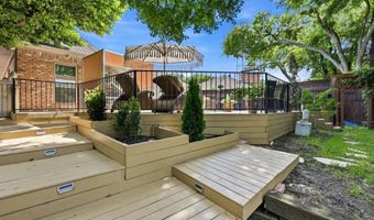 14917 Oaks N Dr, Addison, TX 75254