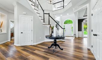 22530 FOREST RUN Dr, Ashburn, VA 20148
