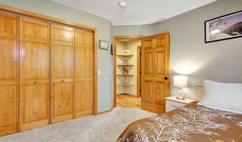 6402 Lone Tree Cir, Anchorage, AK 99507