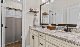 441 N Lost River Dr, Benton, LA 71006
